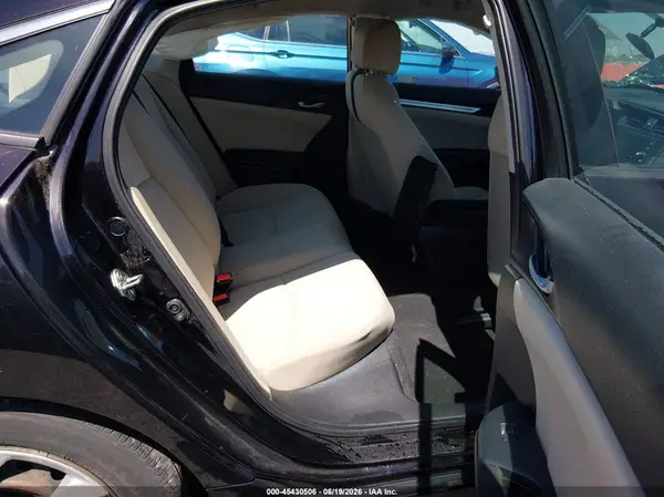 19XFC2F52JE020355 2018 HONDA CIVIC - Image 8