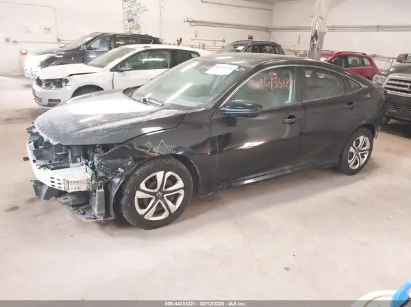 19XFC2F52JE020694 2018 HONDA CIVIC - Image 2