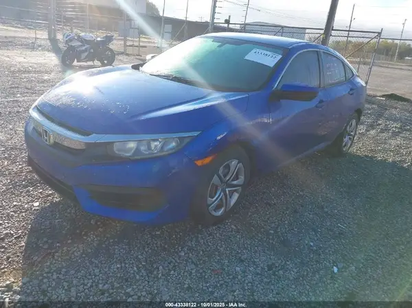 19XFC2F52JE026768 2018 HONDA CIVIC - Image 2