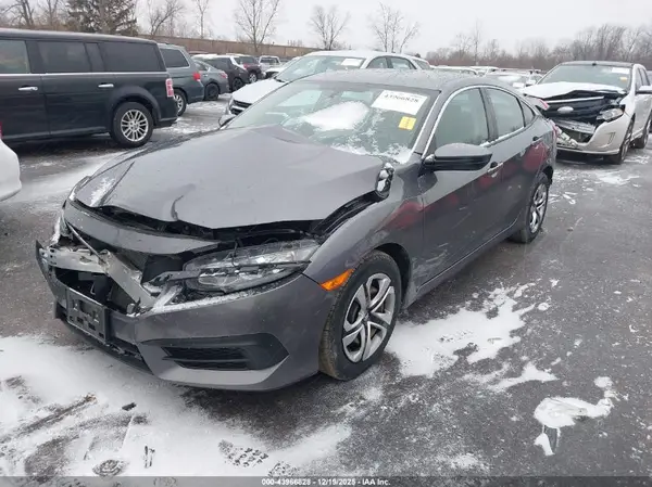 19XFC2F52JE032389 2018 HONDA CIVIC - Image 2