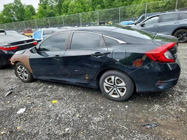 19XFC2F52JE207532 2018 HONDA CIVIC - Image 2