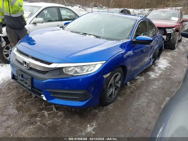 19XFC2F52JE209474 2018 HONDA CIVIC - Image 2