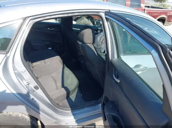 19XFC2F53JE000857 2018 HONDA CIVIC - Image 8