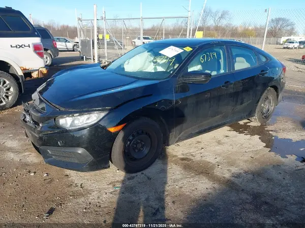 19XFC2F53JE003242 2018 HONDA CIVIC - Image 2