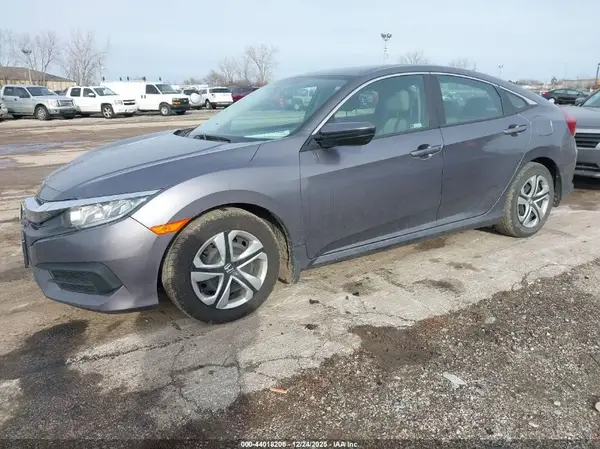 19XFC2F53JE005556 2018 HONDA CIVIC - Image 2