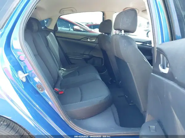 19XFC2F53JE010529 2018 HONDA CIVIC - Image 8