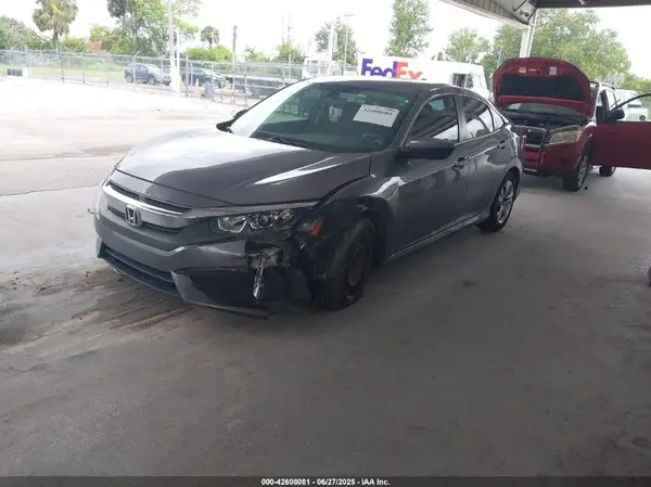 19XFC2F53JE012216 2018 HONDA CIVIC - Image 2