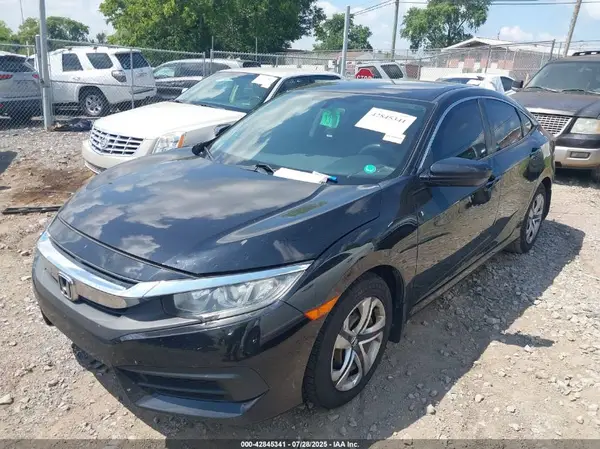 19XFC2F53JE013947 2018 HONDA CIVIC - Image 2