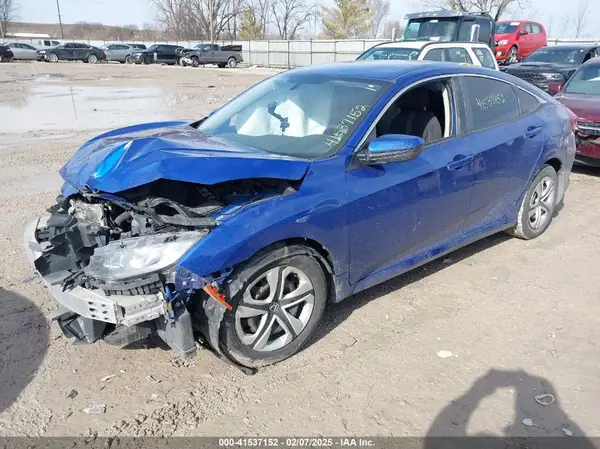 19XFC2F53JE019635 2018 HONDA CIVIC - Image 2