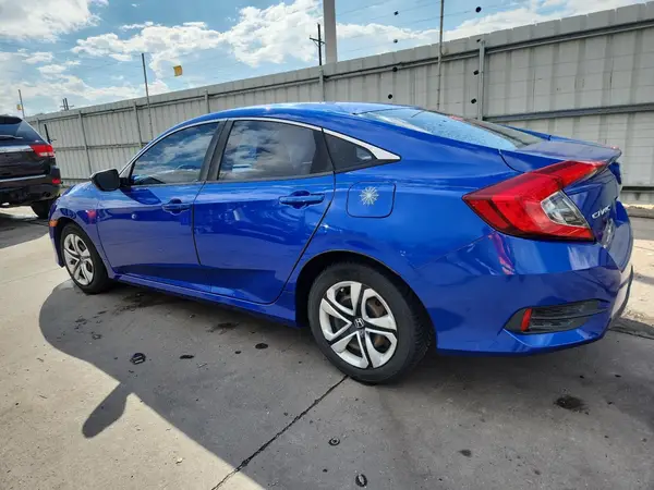 19XFC2F53JE026763 2018 HONDA CIVIC - Image 2