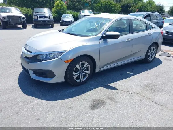 19XFC2F53JE033406 2018 HONDA CIVIC - Image 2