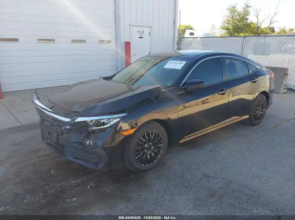 19XFC2F53JE036175 2018 HONDA CIVIC - Image 2