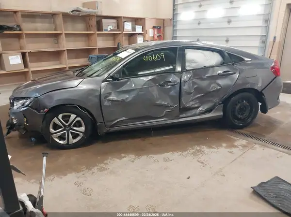 19XFC2F53JE038430 2018 HONDA CIVIC - Image 2
