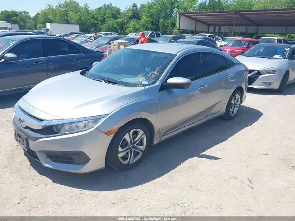 19XFC2F53JE042512 2018 HONDA CIVIC - Image 2