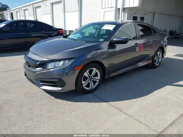 19XFC2F54JE005095 2018 HONDA CIVIC - Image 2