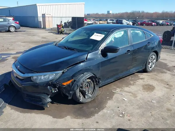 19XFC2F54JE013570 2018 HONDA CIVIC - Image 2