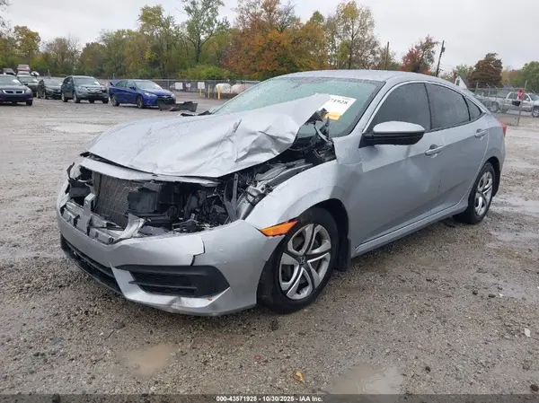 19XFC2F54JE020597 2018 HONDA CIVIC - Image 2