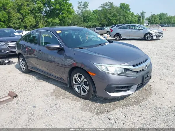 19XFC2F54JE021426 2018 HONDA CIVIC - Image 1