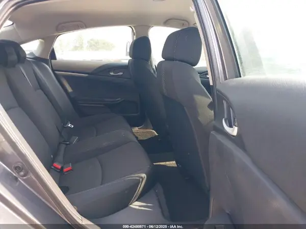19XFC2F54JE021426 2018 HONDA CIVIC - Image 8