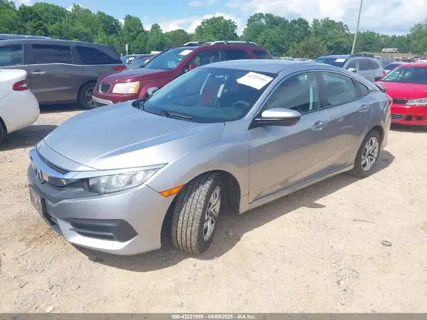 19XFC2F54JE021569 2018 HONDA CIVIC - Image 2