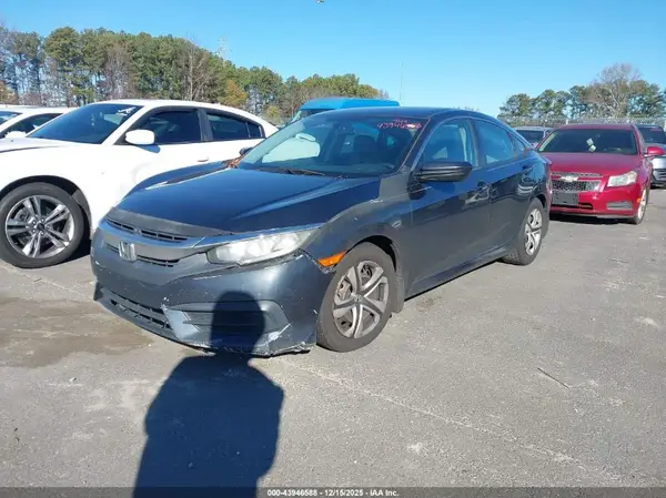 19XFC2F54JE023774 2018 HONDA CIVIC - Image 2