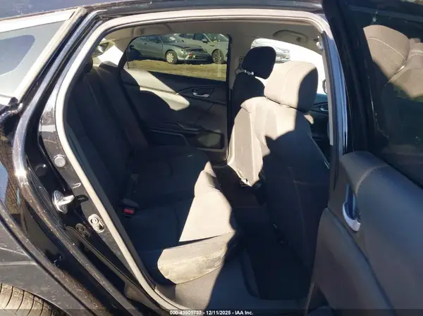 19XFC2F54JE201215 2018 HONDA CIVIC - Image 8