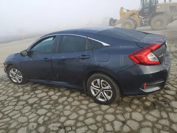 19XFC2F54JE203918 2018 HONDA CIVIC - Image 2