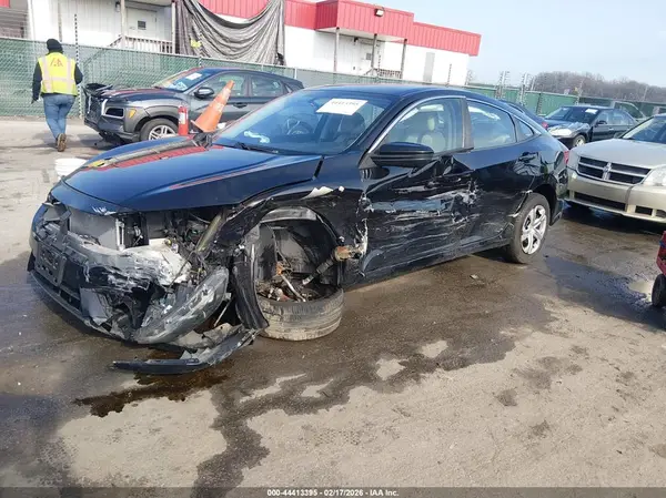 19XFC2F54JE209654 2018 HONDA CIVIC - Image 2