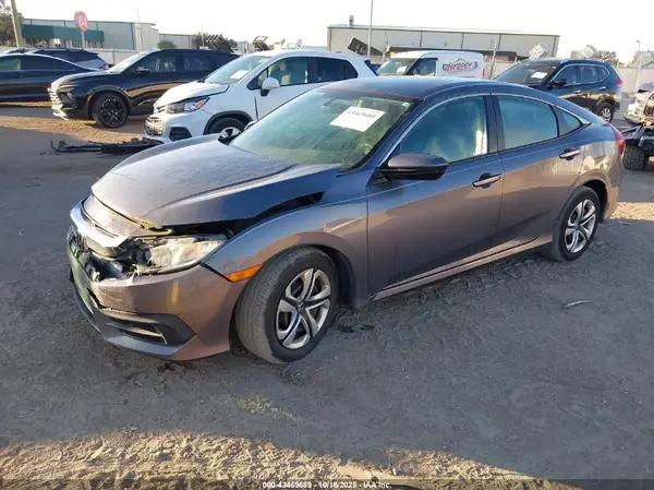 19XFC2F55JE003324 2018 HONDA CIVIC - Image 2