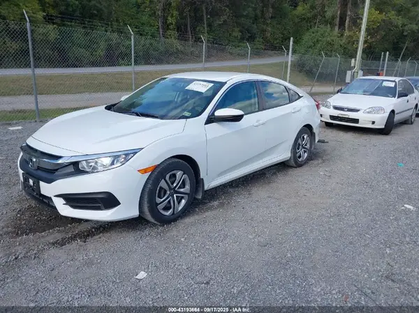 19XFC2F55JE008331 2018 HONDA CIVIC - Image 2