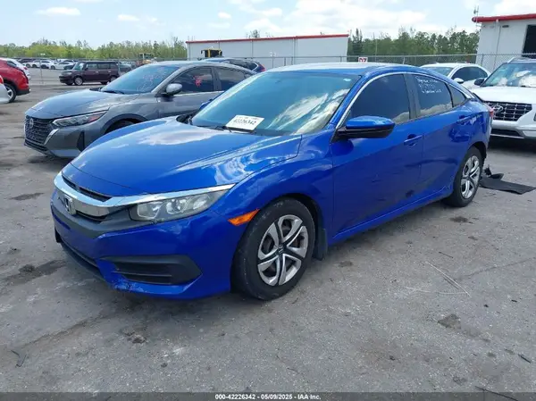 19XFC2F55JE011004 2018 HONDA CIVIC - Image 2