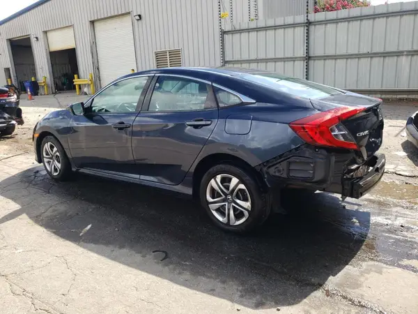 19XFC2F55JE011181 2018 HONDA CIVIC - Image 2
