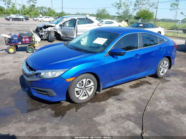19XFC2F55JE014744 2018 HONDA CIVIC - Image 2
