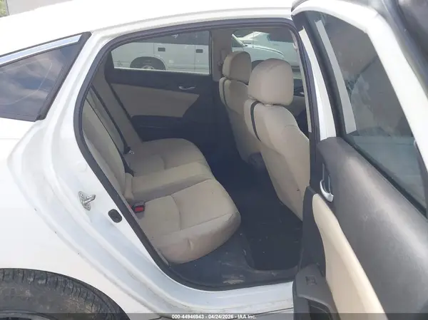 19XFC2F55JE018776 2018 HONDA CIVIC - Image 8