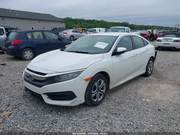 19XFC2F55JE023511 2018 HONDA CIVIC - Image 2
