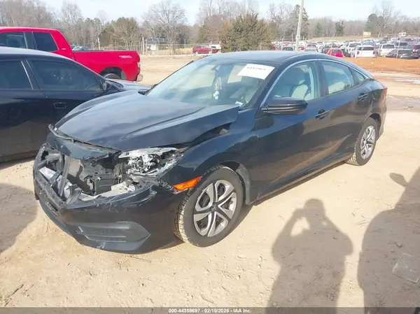 19XFC2F55JE030507 2018 HONDA CIVIC - Image 2