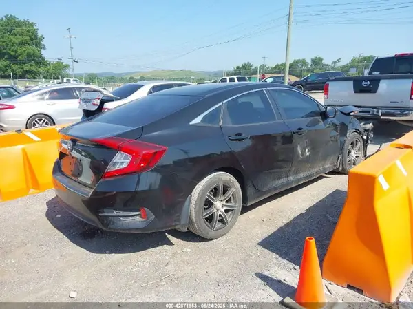 19XFC2F55JE032628 2018 HONDA CIVIC - Image 2