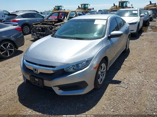 19XFC2F55JE041636 2018 HONDA CIVIC - Image 2