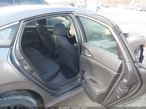 19XFC2F56GE044876 2016 HONDA CIVIC - Image 8