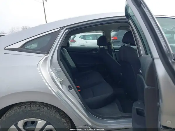 19XFC2F56HE040828 2017 HONDA CIVIC - Image 8