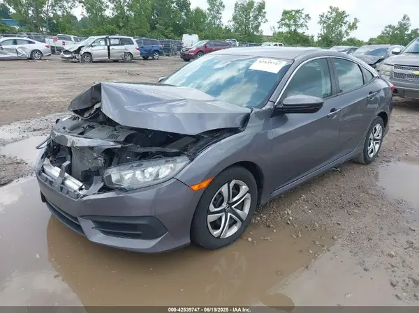 19XFC2F56HE070881 2017 HONDA CIVIC - Image 2