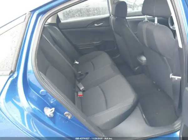 19XFC2F56JE000657 2018 HONDA CIVIC - Image 8