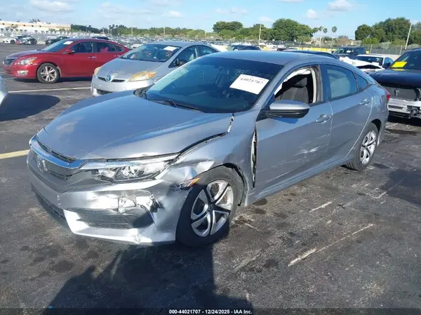 19XFC2F56JE004904 2018 HONDA CIVIC - Image 2