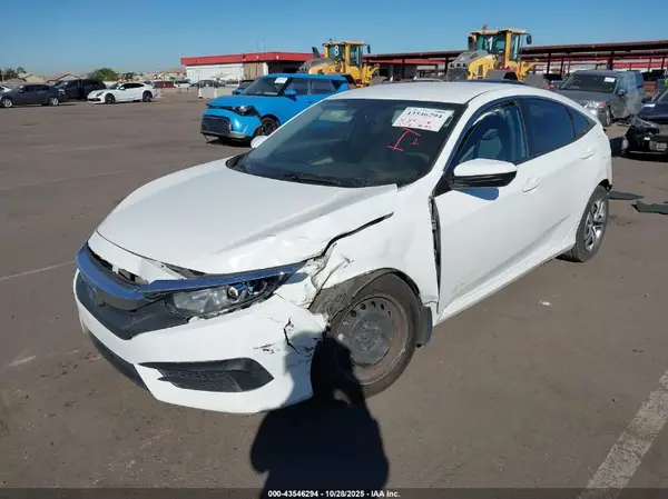 19XFC2F56JE005129 2018 HONDA CIVIC - Image 2