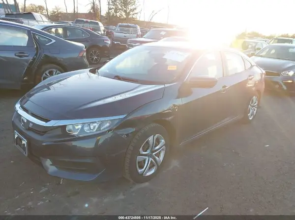 19XFC2F56JE009343 2018 HONDA CIVIC - Image 2