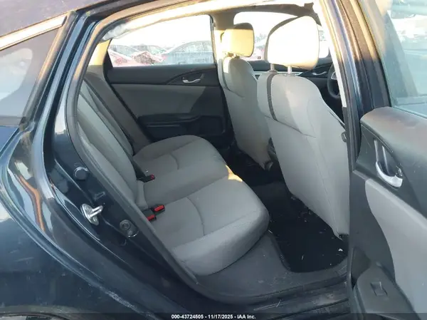 19XFC2F56JE009343 2018 HONDA CIVIC - Image 8