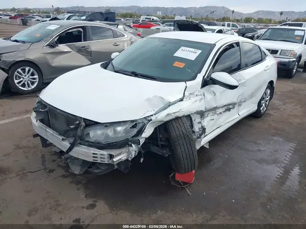 19XFC2F56JE015577 2018 HONDA CIVIC - Image 2