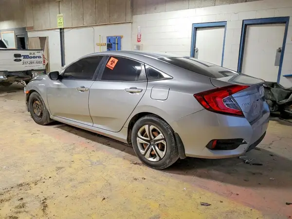 19XFC2F56JE019788 2018 HONDA CIVIC - Image 2