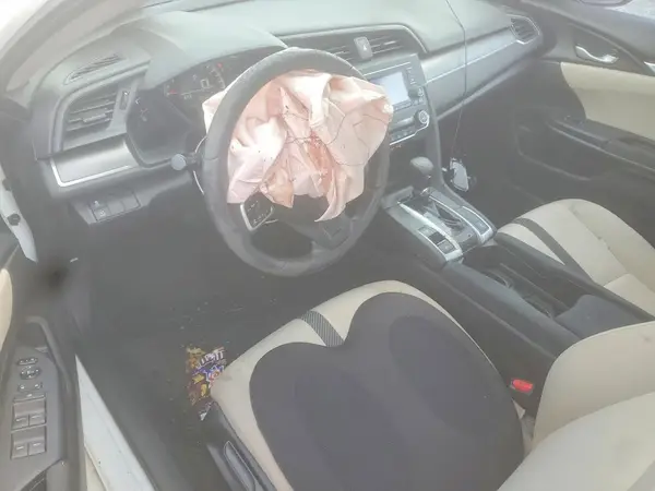 19XFC2F56JE023825 2018 HONDA CIVIC - Image 8