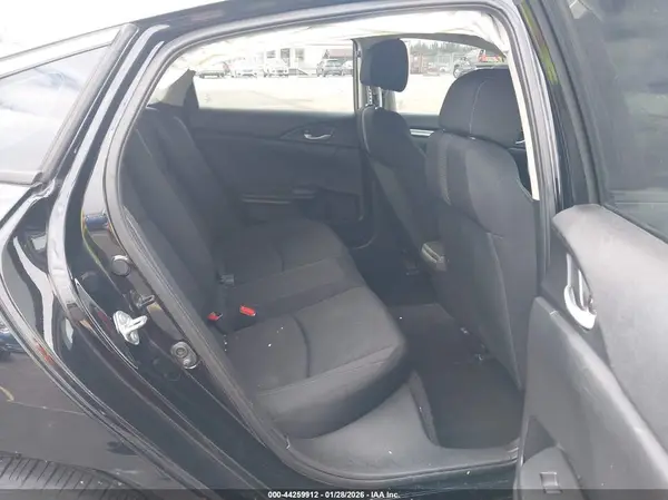 19XFC2F56JE027633 2018 HONDA CIVIC - Image 8